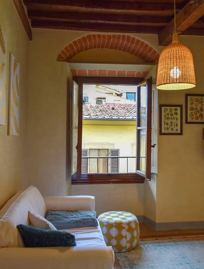 Calzaiuoli Luxury And Characteristic Apartment Florence