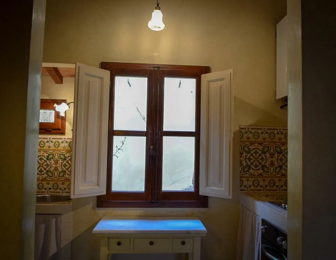 Calzaiuoli Luxury And Characteristic Apartment Florence