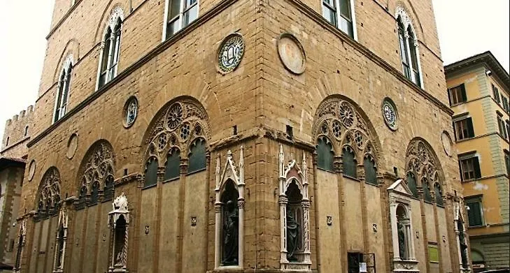 Calzaiuoli Luxury And Characteristic Apartment Florence Italy