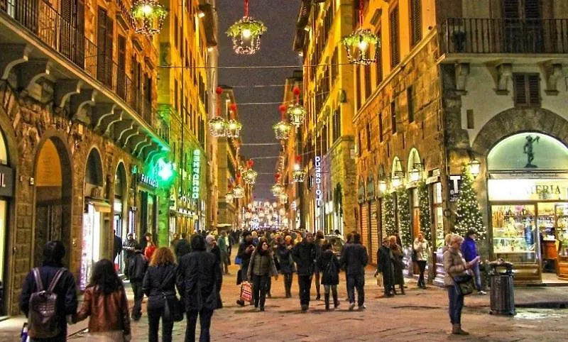 Calzaiuoli Luxury And Characteristic Apartment Florence